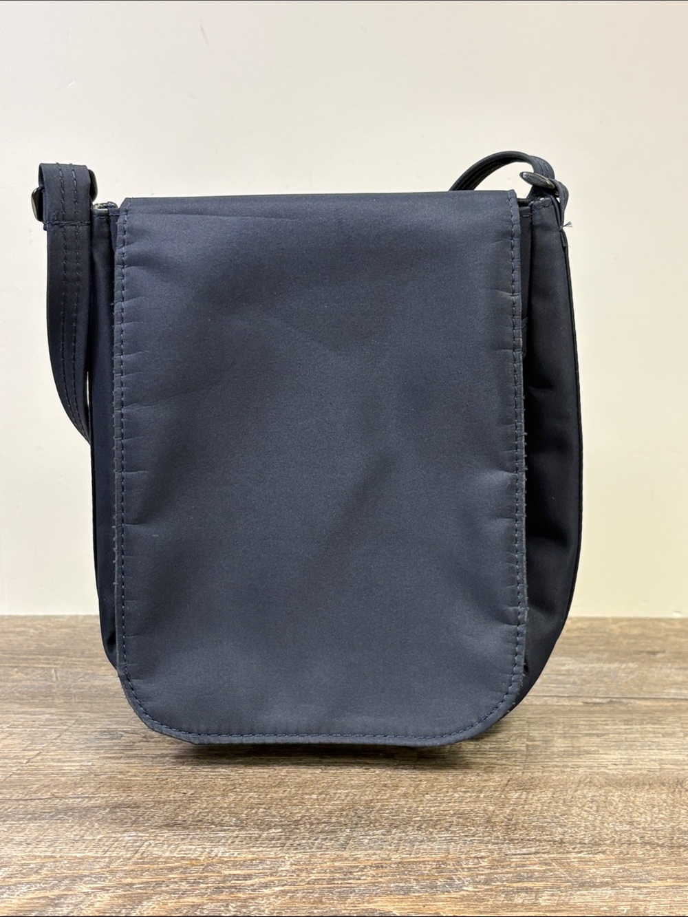 DayMakers of Santa Barbara Navy Anti-Theft Cut-Proof Crossbody Travel Bag